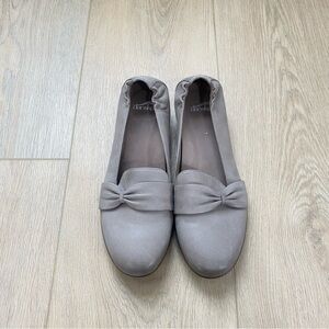 Dansko Karen Burnished Nubuck Taupe Flats 41 / 11